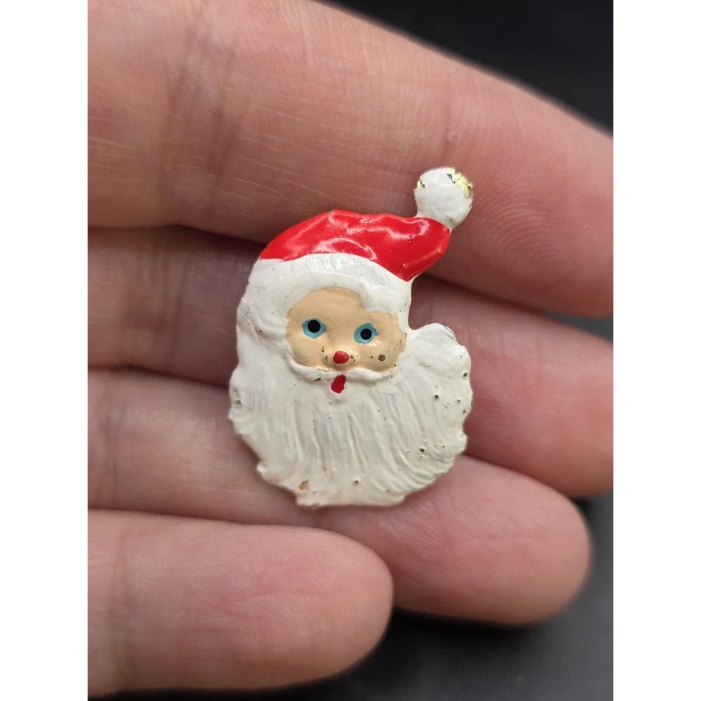 Vintage Christmas Holiday Winter Pin/Brooch Santa Some Paint Loss